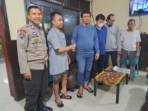 Damaikan Warganya yang bertikai, Bhabinkamtibmas Polsek Wajo lakukan Problem Solving
