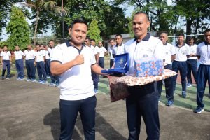 Penuh Haru, Prajurit Sarang Petarung Yonmarhanlan VI Makassar Lepas Perwira Terbaiknya