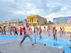 Sebagai Pembinaan Peningkatan Kompetensi, Personel Polres Sidrap Melaksanakan Latihan Bela Diri