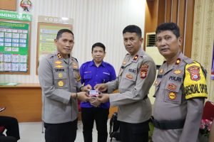 Kapolres Sidrap Launching Kartu Tanda Anggota Dalam Bentuk Brizzi Bri