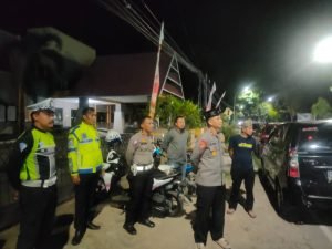 Pastikan Aman,Wakapolres Sinjai Pantau langsung Pam Sholat Tarwih di Sejumlah Mesjid Dalam Kota Sinjai