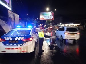 Tingkatkan Patroli Blue Light cara Satlantas Polres Pelabuhan Makassar Layani Masyarakat di Bulan Suci Ramadhan