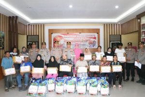 Polres Sidrap Bersama Bhayangkari Salurkan Bantuan Kemanusiaan Untuk Negeri ke Warga Prasejahtra