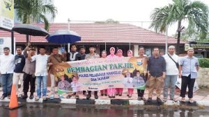 Istiqomah Raih Berkah Bulan Ramadhan, Polres Pelabuhan Makassar Berbagi Takjil
