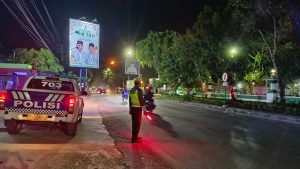 Dalam Rangka Ops Ketupat Lipu Pallawa 2023, Sat Lantas Polres Sidrap Laksanakan Patroli Blue Light
