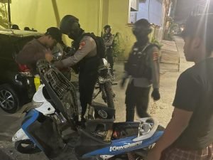 Berikan Rasa Aman di Malam Hari, Patmor Satsamapta Polres Pelabuhan Makassar Rutin lakukan Patroli 