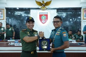 Beri Pembekalan Pasis Dikreg Seskoal, Pangdam XIV/Hsn Akan Selalu Siap Menyinergikan Potensi Maritim TNI AL