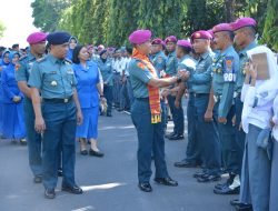 Penuh Haru, Marinir Makassar Lepas Mantan Danlantamal VI Makassar