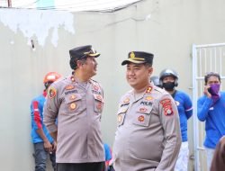 Unjuk Rasa Buruh, Kapolres Pelabuhan Makassar Turun Langsung Pimpin Pengamanan Dengan Senyuman Humanis