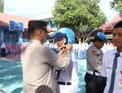 Hari ke-8 Ops Zebra Pallawa 2023, Kapolres Sidrap Kampanye Tertib Lalu Lintas di SMAN 4 Sekaligus Bagi Helm