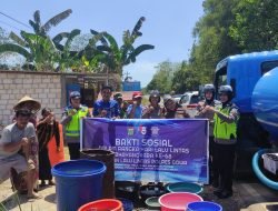 Peringati HUT Lalu Lintas, Satlantas Polres Gowa Bagikan Air Bersih Ke Warga