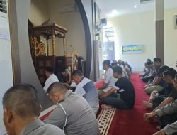 Terus Berlanjut,Program Kapolres Sinjai, Personel Baca Al-Qur’an dan Terjemahannya Usai Sholat Dhuhur