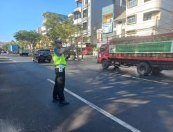 Strong Point dan Demi Kelancaran, Satlantas Polres Pelabuhan Makassar lakukan Pengaturan Lalu Lintas