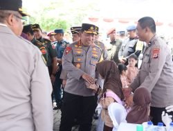 Kapolri dan Panglima TNI Berikan Bantuan Kesehatan Gratis di Maluku