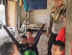 Sebagai Sahabat,Begini Cara Kapolsek Pattalassang Dekatkan Diri dengan Anak- anak