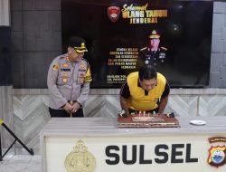 Kapolres Gowa Bersama Rombongan PJU Beri Kejutan Spesial di Hari Ultah Wakapolda Sulsel