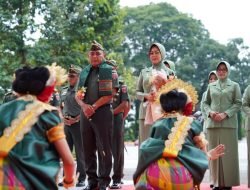 Pangdam XIV/Hsn Mayjen Bobby Tiba di Markas Kodam XIV/Hsn, Disambut Dengan Tradisi Pedang Pora dan Penyambutan Adat Bugis-Makassar