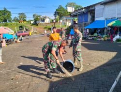 Wujudkan Lingkungan Bersih dan Sehat, Koramil 1409-04/Tinggimoncong Gelar Pembersihan Pasar