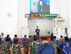 Personel Kodim 1409/Gowa,Bergabung Dalam Qalbu Jum’at Ibadah Bersama Pemkab Gowa