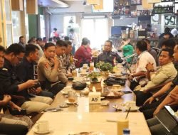 Ngopi Bareng,Kapolres AKBP Yudi Frianto Silaturahmi Komisioner KPU kota Makassar