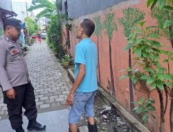 Ajak Warga Jaga Kamtibmas Pemilu 2024, Bhabinkamtibmas Malimongan Tua Sambag Telusuri Lorong