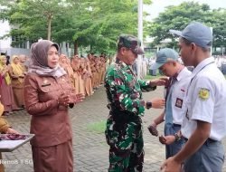 Danramil 1409-06/Bajeng Menjadi Pembina Upacara Bendera Di SMA Negeri 19 Bajeng Barat