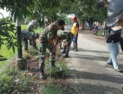Personil Koramil 1409-06/Bajeng Laksanakan Karya Bakti Pembersihan jalan