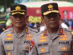 Kapolda Sulsel Beri 2 Paket Umroh dan 2000 Sembako kepada Masyarakat Kabupaten Sidrap