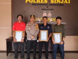Bentuk Apresiasi,Kapolres Sinjai Berikan Penghargaan kepada Organisasi Pers