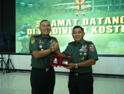 Pangdam XIV/Hsn Lakukan Kunjungan Ke Markas Divif 3/Kostrad