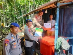 Peduli,Satpolair Polres Sinjai Berikan Bantuan Sembako Kepada Warga Pesisir