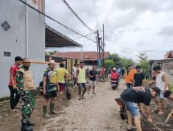 Bersihkan Lingkungan,Babinsa Koramil 1409-03/Bontomarannu Bersama Warga Laksanakan Karya Bakti