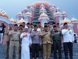 Pangdam XIV/Hsn Bersama Masyarakat Sulsel Mengikuti Zikir dan Doa Kebangsaan Untuk Pemilu Damai 2024