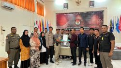 Sinergitas TNI-Polri Kawal Pergeseran Logistik Pemilu dari PPK Watang Sidenreng Ke Gudang Logistik KPU Sidrap