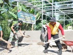 Anggota Satgas TMMD Ke 119 Bergotong-royong Kerjakan RTLH di Desa Panaikang