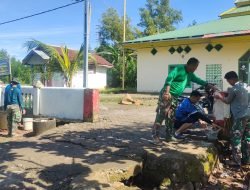 Satgas TMMD Ke – 119 Bersama Warga Cat Pagar Masjid Quba