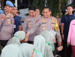Bakti Sosial, Kapolda Sulsel Irjen Pol Andi Rian Luangkan Waktu Sapa Masyarakat