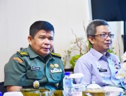 Pamen Ahli Bidang Hukum dan Humaniter Poksahli Mewakili Pangdam XIV/Hsn Menghadiri Acara Wisuda Ke-81 Unismuh Makassar