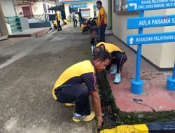 Sambut Bulan Suci Ramadhan,Personel Polres Sinjai Korvei diLingkungan Mapolres dan Masjid