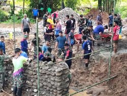 Personil Satgas TMMD 119 Tetap Semangat Rampungkan Pembangunan Plat Duiker Ke – II