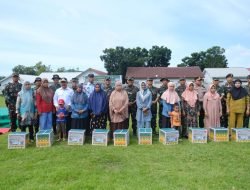 TMMD Kodim 1409/Gowa Ditutup Dengan Pembagian Sembako Kepada Keluarga Stunting dan Kurang Mampu