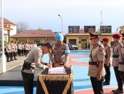 Kapolres Sidrap Pimpin Upacara Serah Terima Jabatan dan Penyerahan Jabatan Kasat Lantas