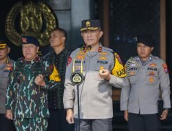 Kapolda Jatim Berangkatkan 50.789 Paket Bantuan Kemanusiaan untuk Warga Terdampak Banjir Jateng