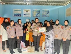 Polwan dan Bhayangkari Polres Takalar Gelar Baksos dan Bagi Takjil di Bulan Penuh Berkah