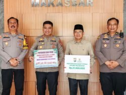 Jelang Idul Fitri 1445 H/2024, Kapolres AKBP Yudi Frianto Serahkan Zakat Fitrah ke Baznas Makassar