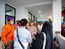 Kapolri Pastikan Beri Pelayanan Terbaik Bagi Keluarga Korban Kecelakaan Tol Cikampek