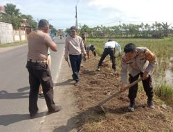 Sambut MTQ Tingkat Provinsi 2024 Takalar, Polsek Galsel Bersama Masyarakat Gelar Kerja Bakti