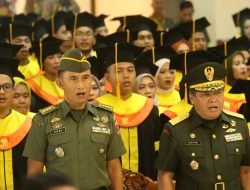 Pamen Ahli Bid. Sosbud Poksahli Mewakili Pangdam Menghadiri Wisuda Daerah UT Makassar Lulusan Program Diploma, Sarjana dan Pascasarja