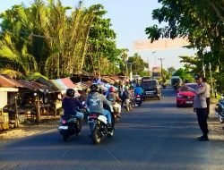 Guna Kelancaran Arus Lalu Lintas, Anggota Polsek Galut Polres Takalar Lakukan Pengaturan