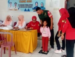 Cegah Stunting,Babinsa Koramil 08 Bontonompo Aktif Dampingi Posyandu